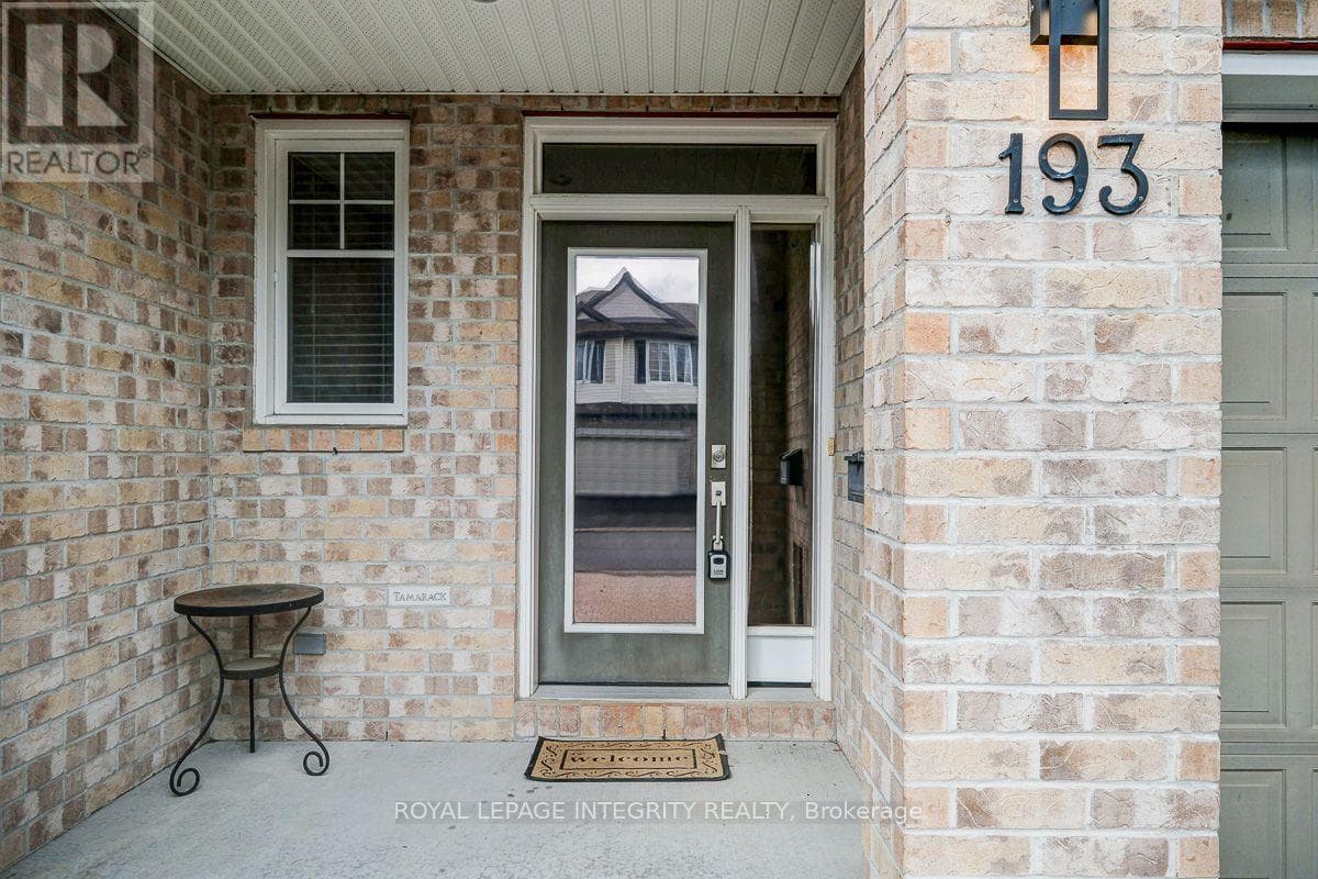 193 MOJAVE CRESCENT — photo 3