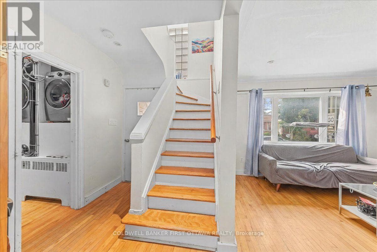 20 PRIMROSE AVENUE — photo 2