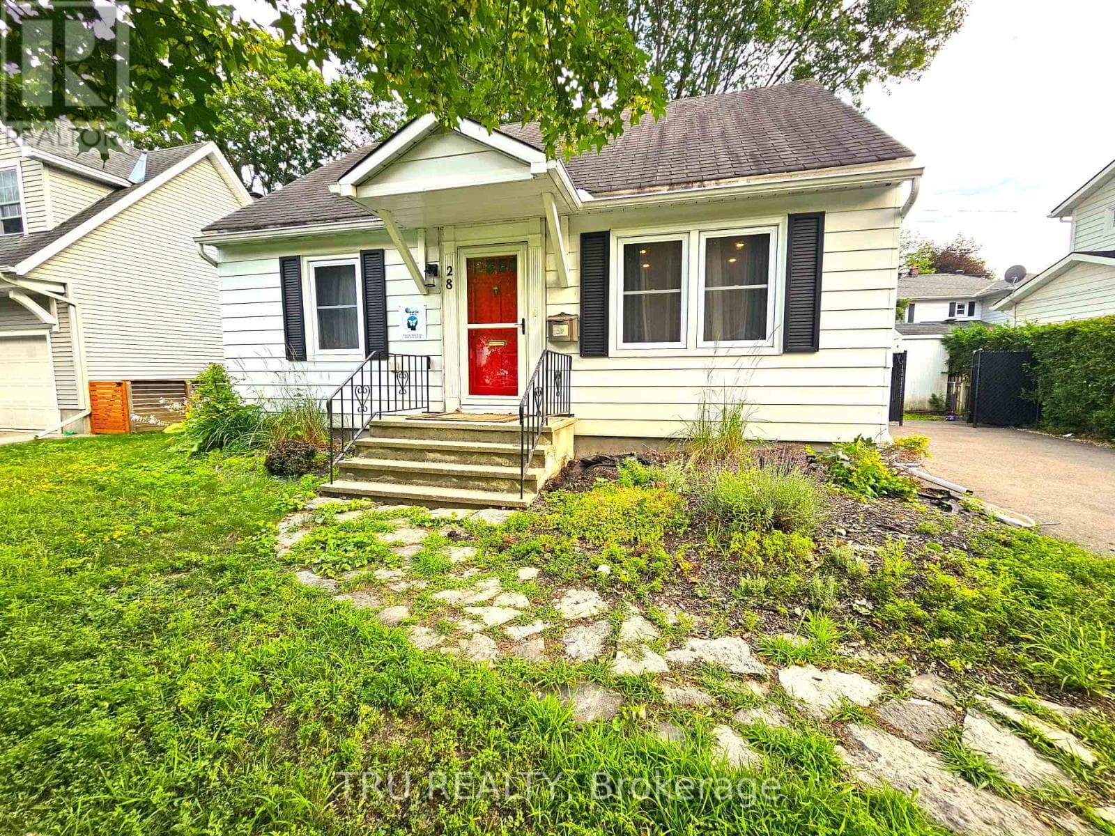 28 ARUNDEL AVENUE — photo 4