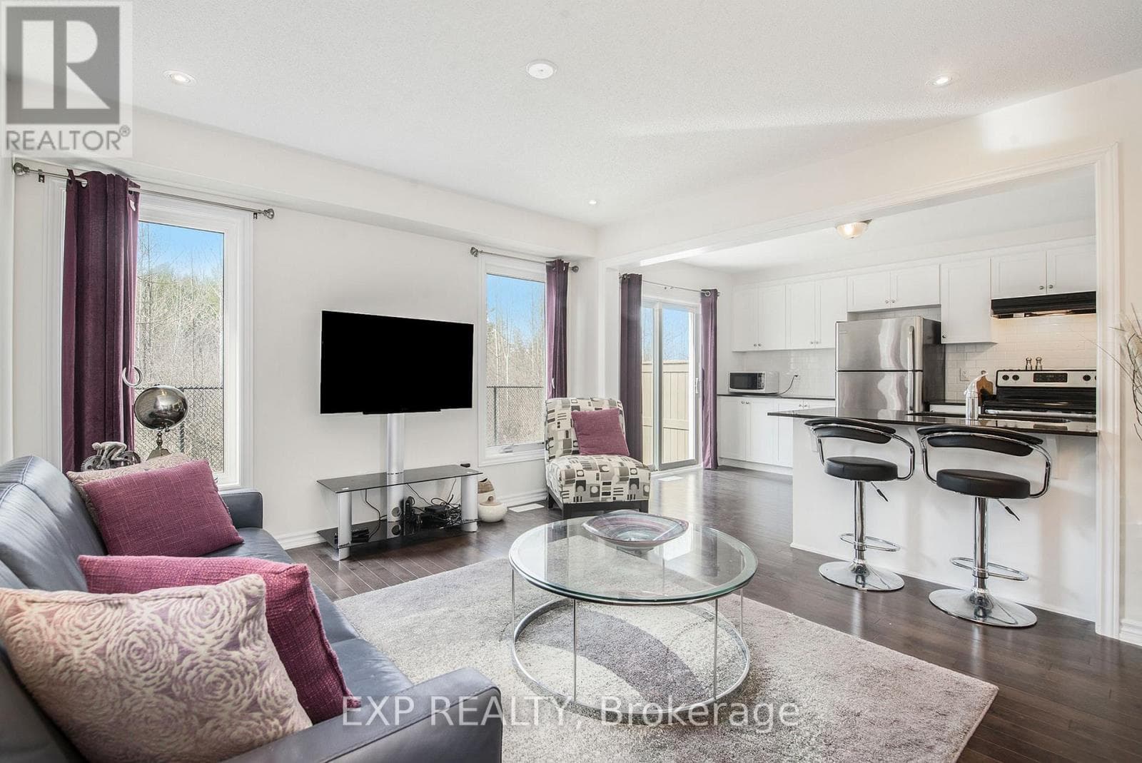 141 MAESTRO AVENUE — photo 3