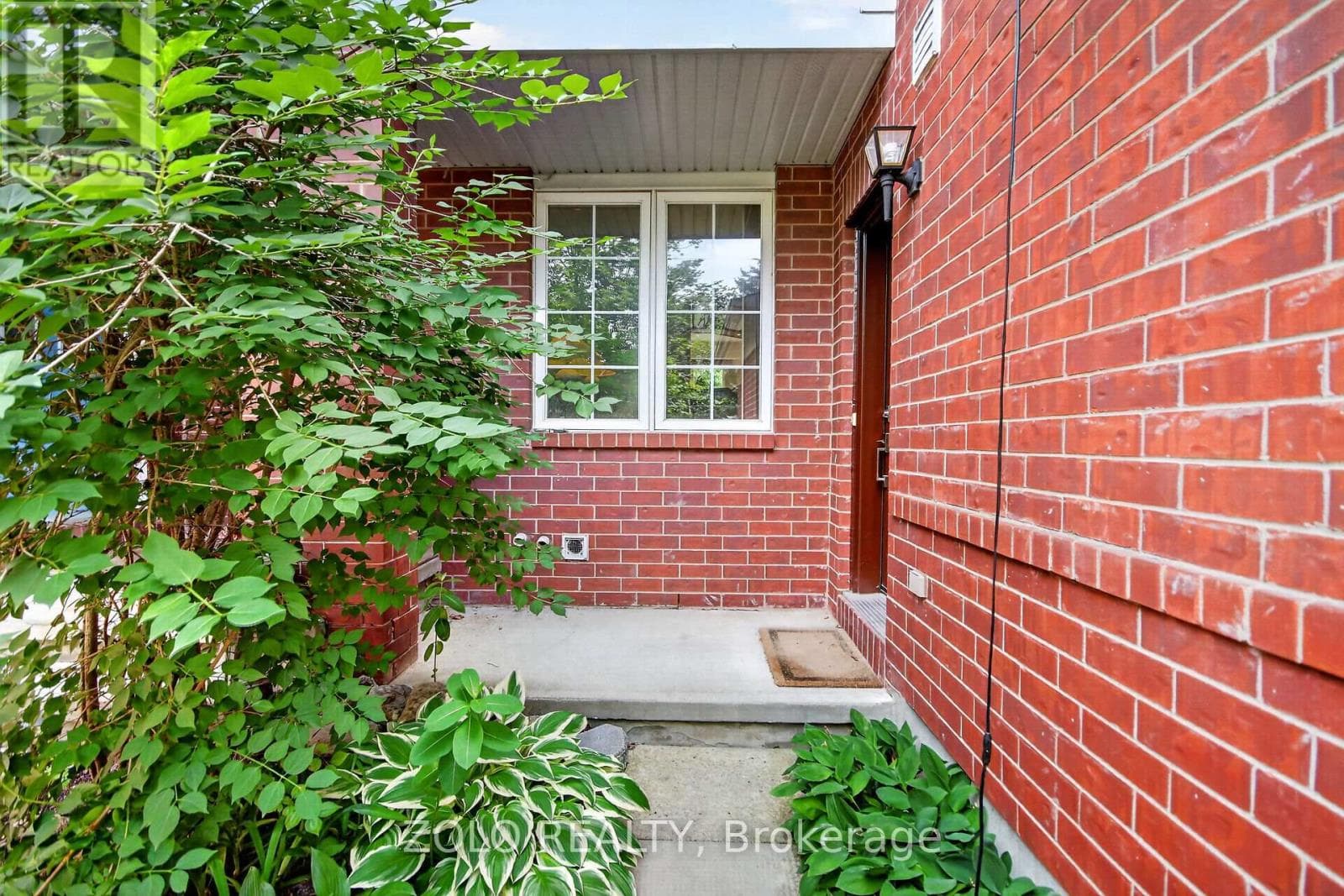 38 CENTRAL PARK DRIVE — photo 4