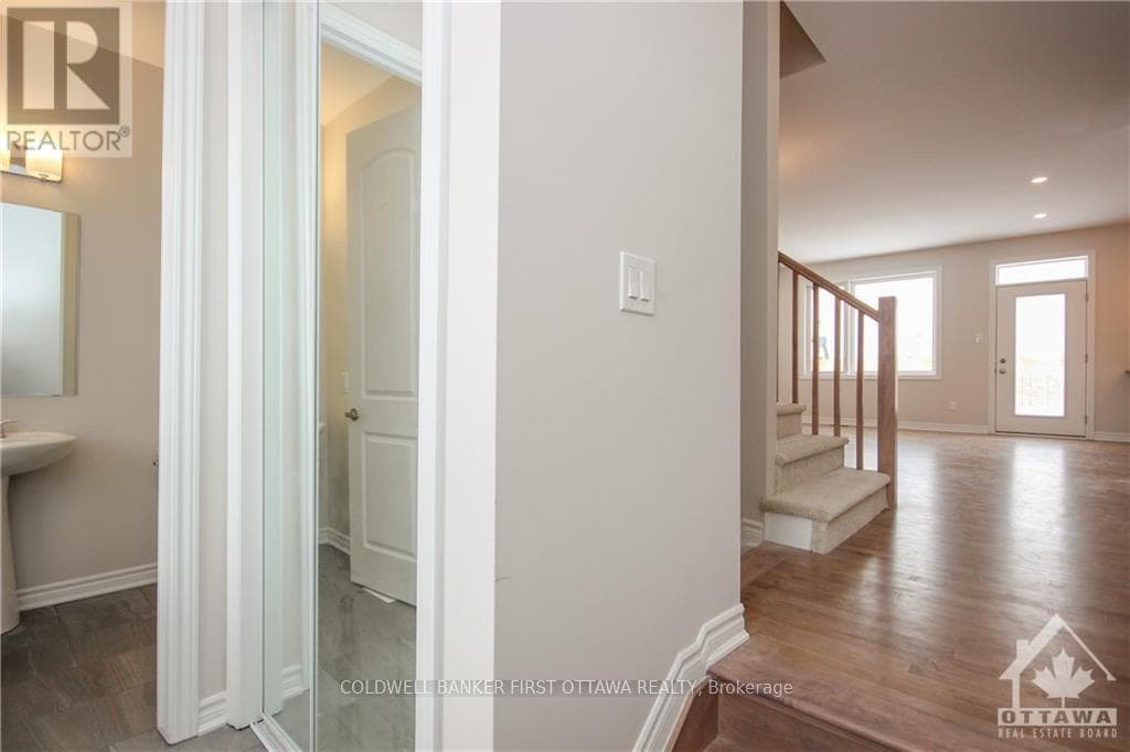72 FOCALITY CRESCENT — photo 2