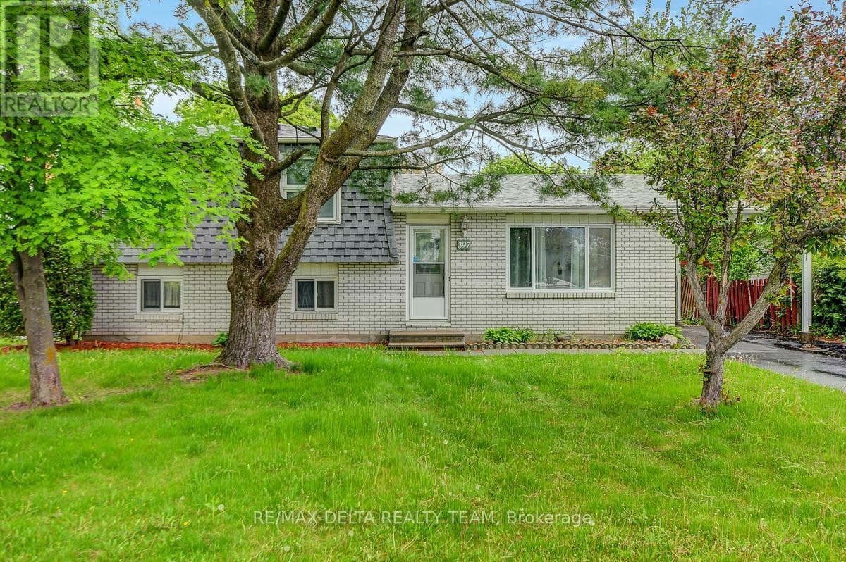 397 PHOENIX CRESCENT — photo 2