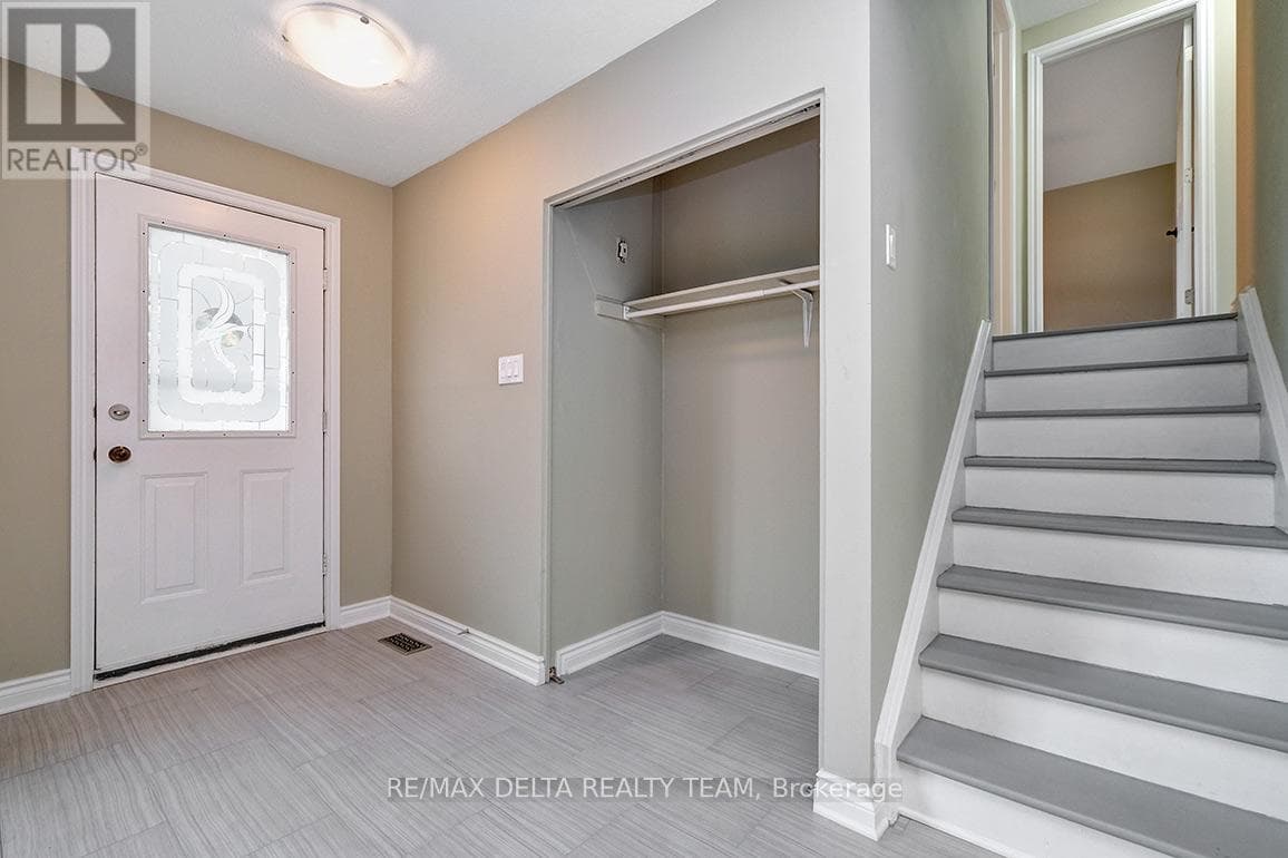 397 PHOENIX CRESCENT — photo 4