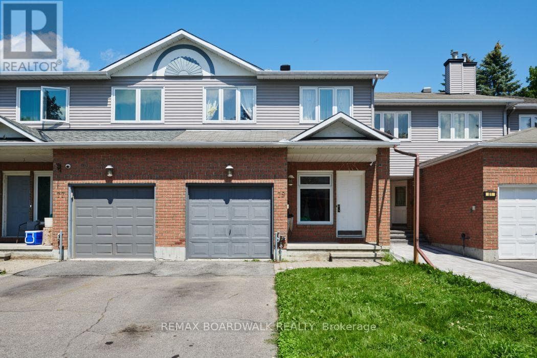 79 HUNTERS GLEN CRESCENT — photo 1