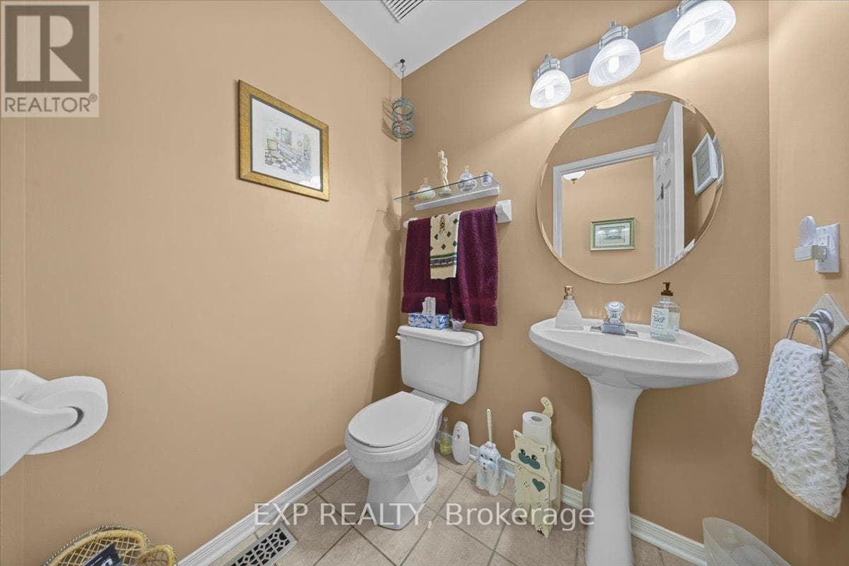 494 LAWLER CRESCENT — photo 4