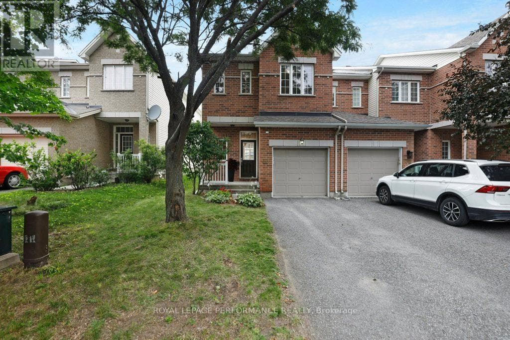 306 WAYMARK CRESCENT — photo 1