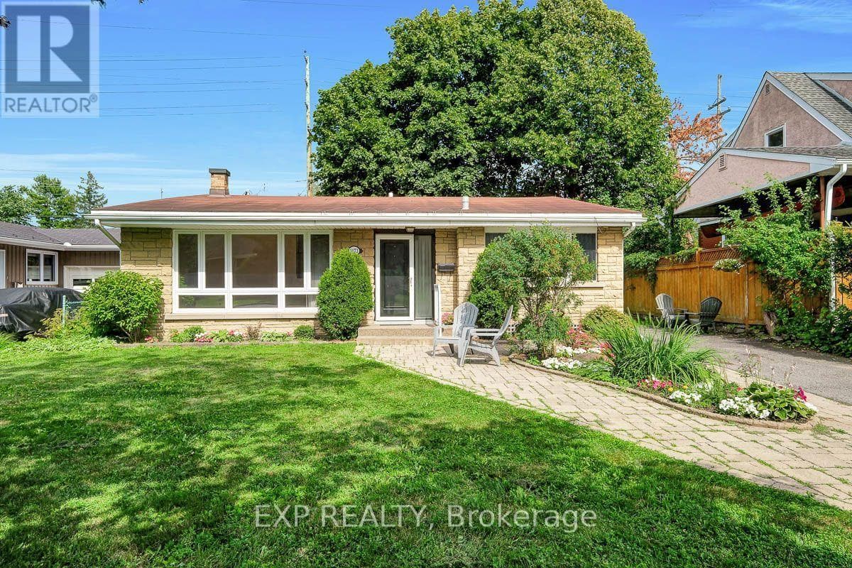 1473 CHOMLEY CRESCENT — photo 1