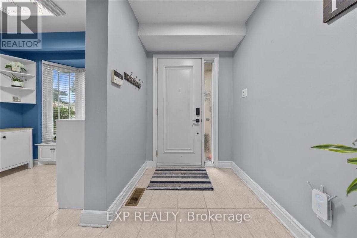 1044 ARROWHEAD PLACE — photo 2