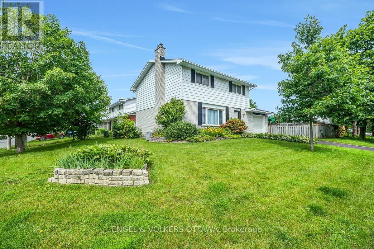 2695 HICKSON CRESCENT S — photo 3