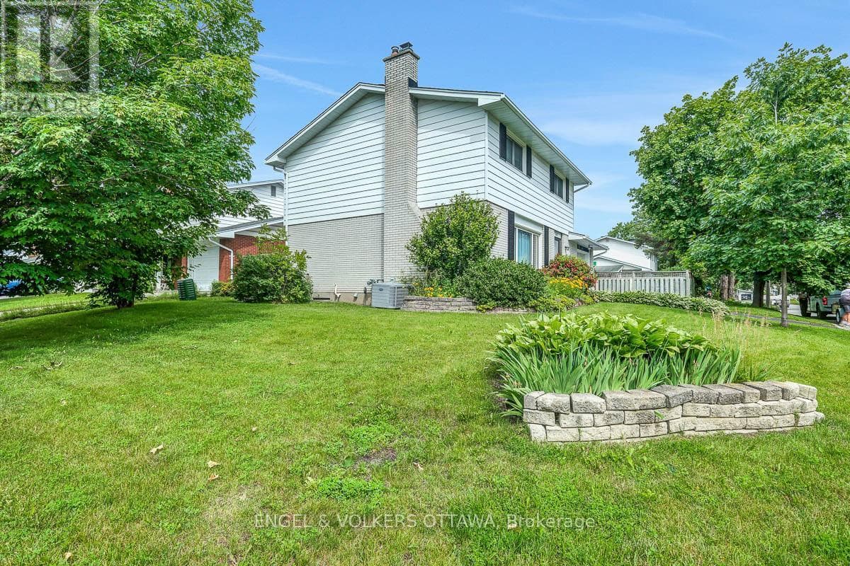 2695 HICKSON CRESCENT S — photo 4