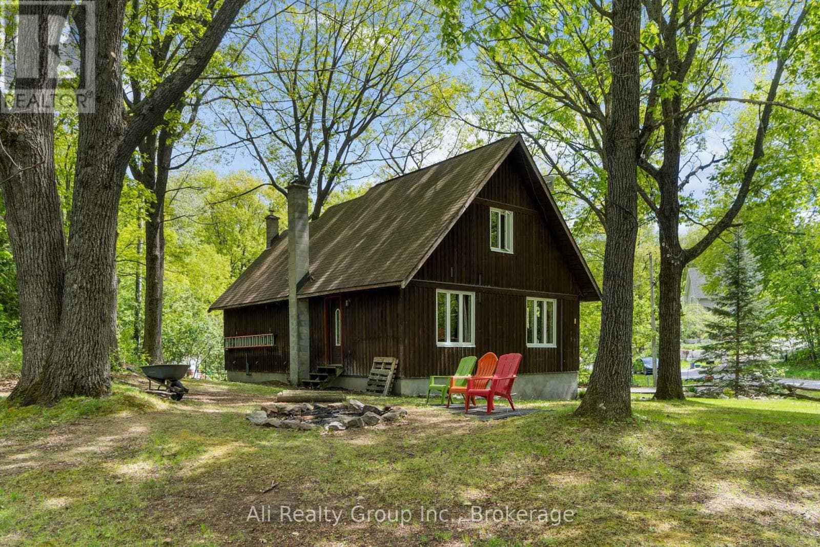 190 WOODS ROAD — photo 1