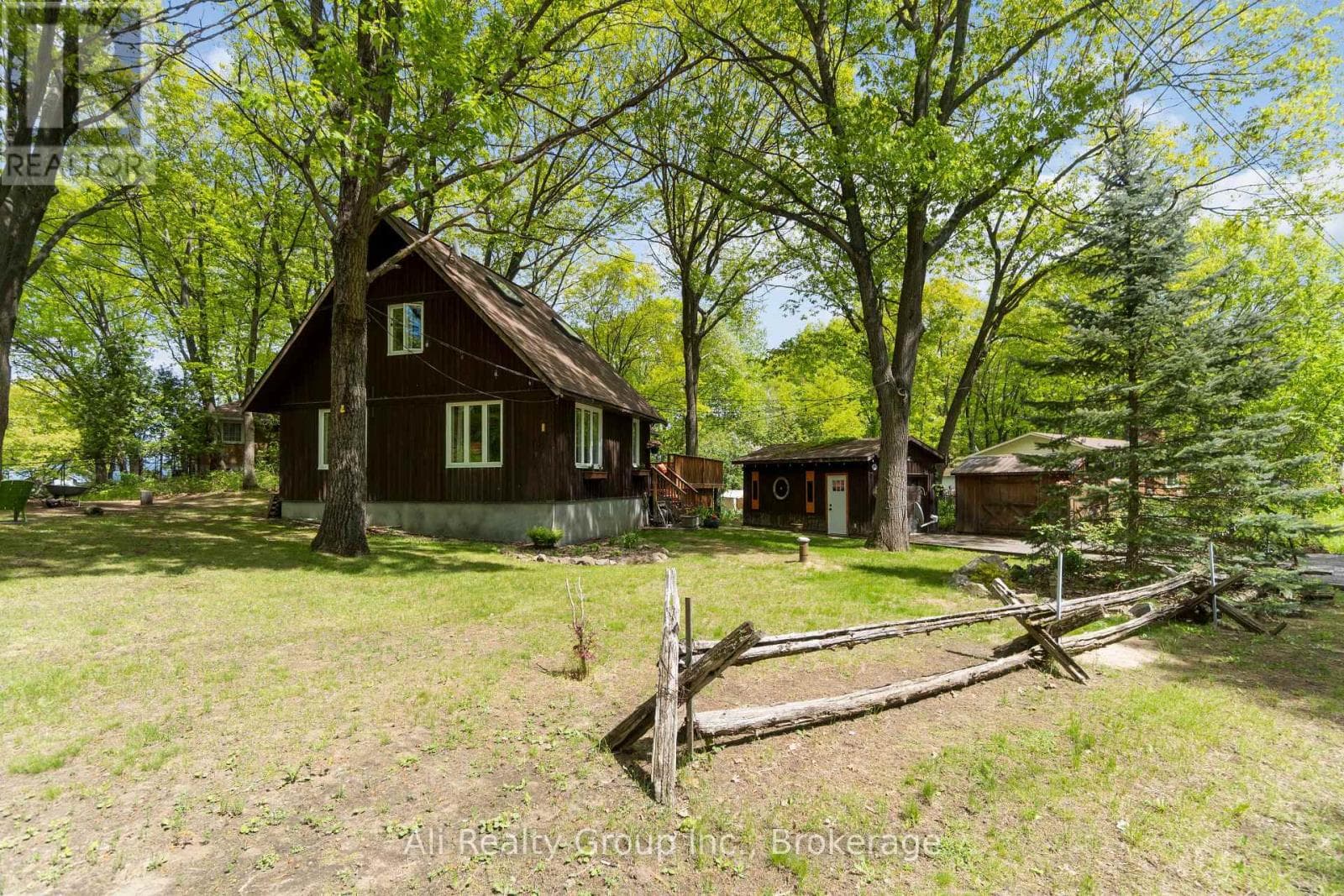 190 WOODS ROAD — photo 3