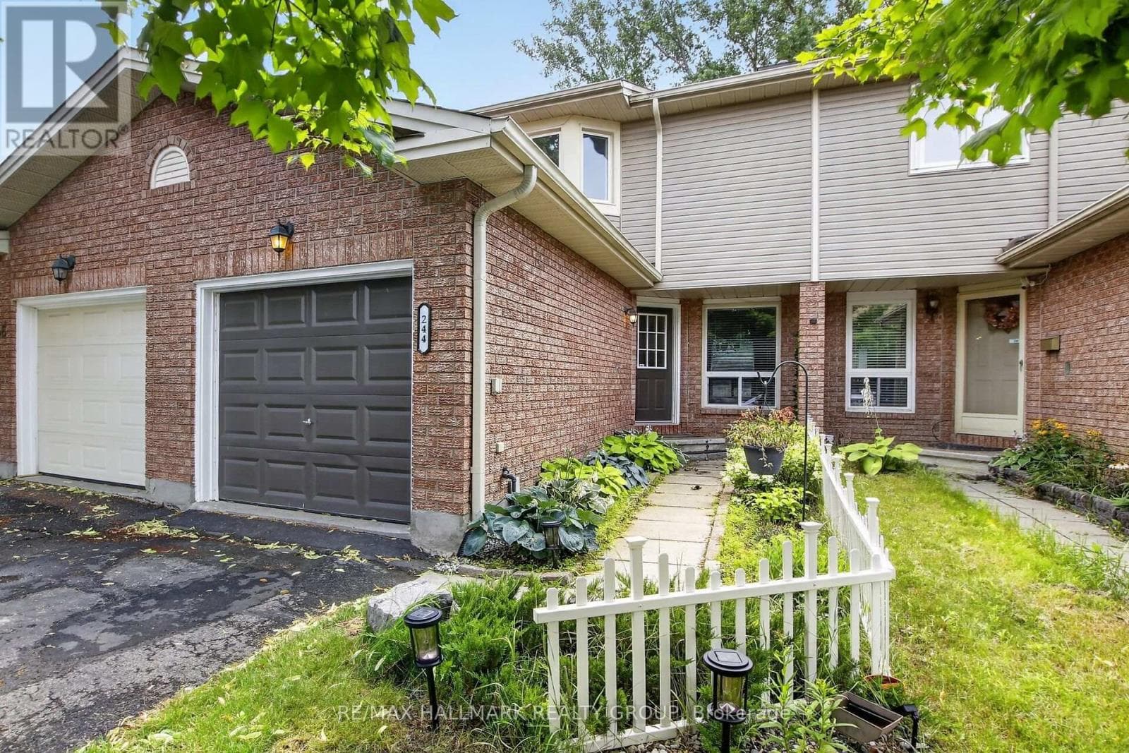 244 HUNTERSFIELD DRIVE — photo 1