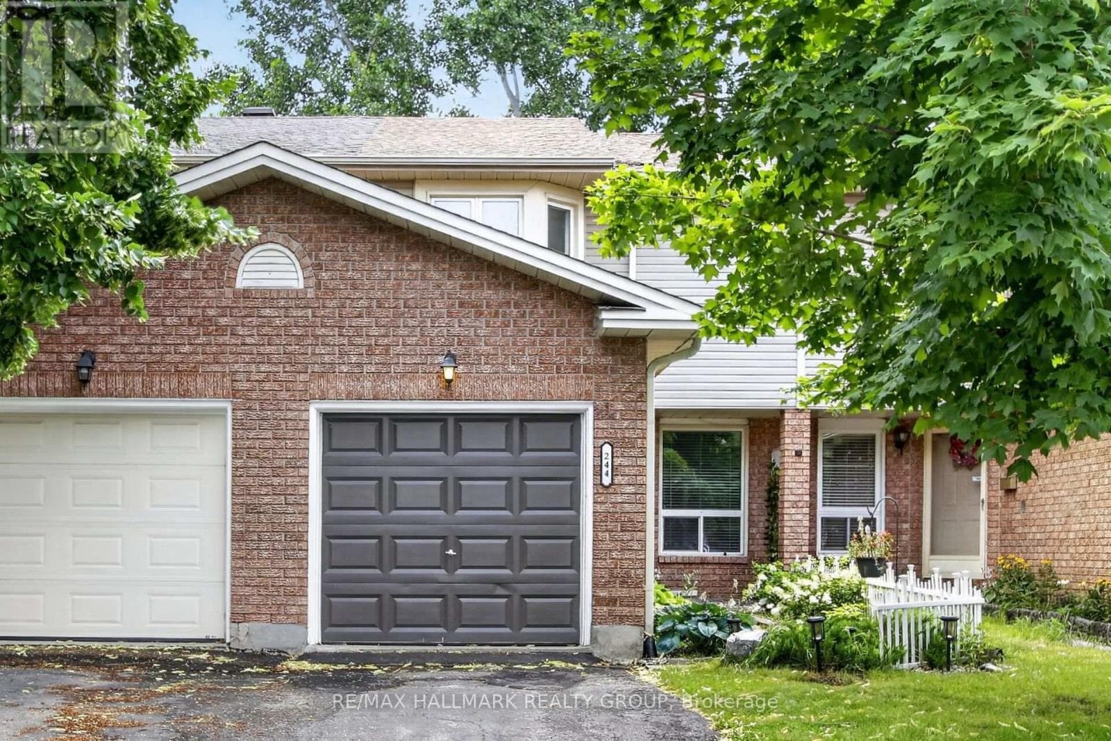 244 HUNTERSFIELD DRIVE — photo 2