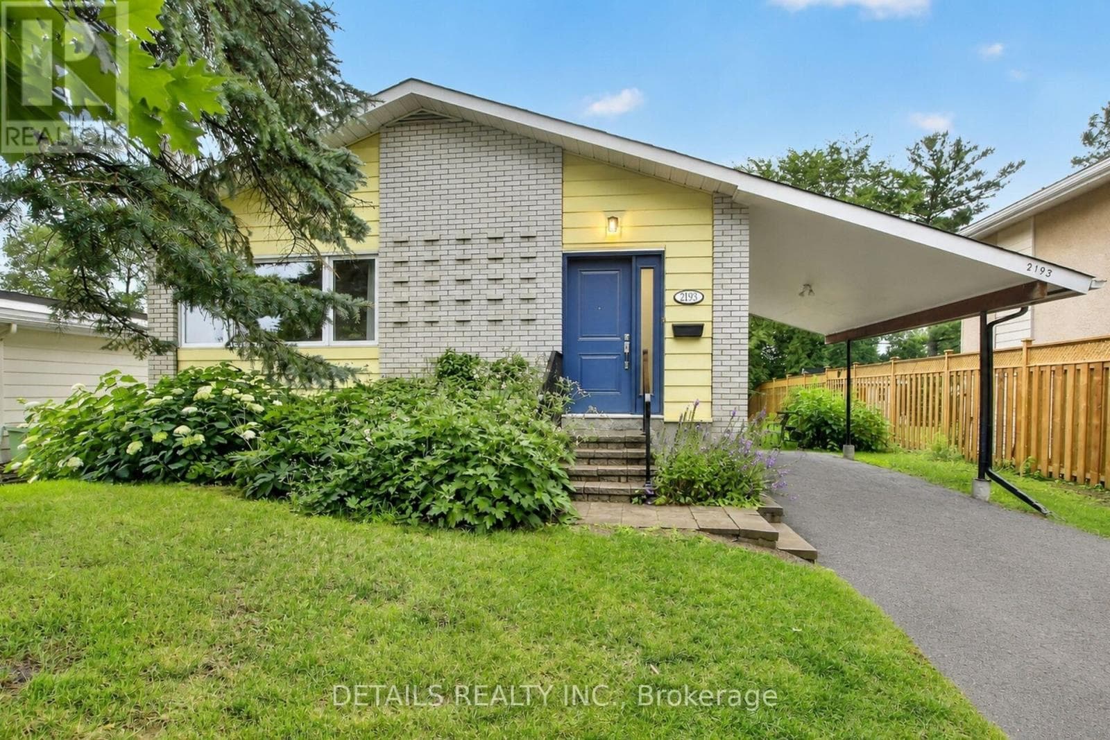 2193 FIFE CRESCENT — photo 1