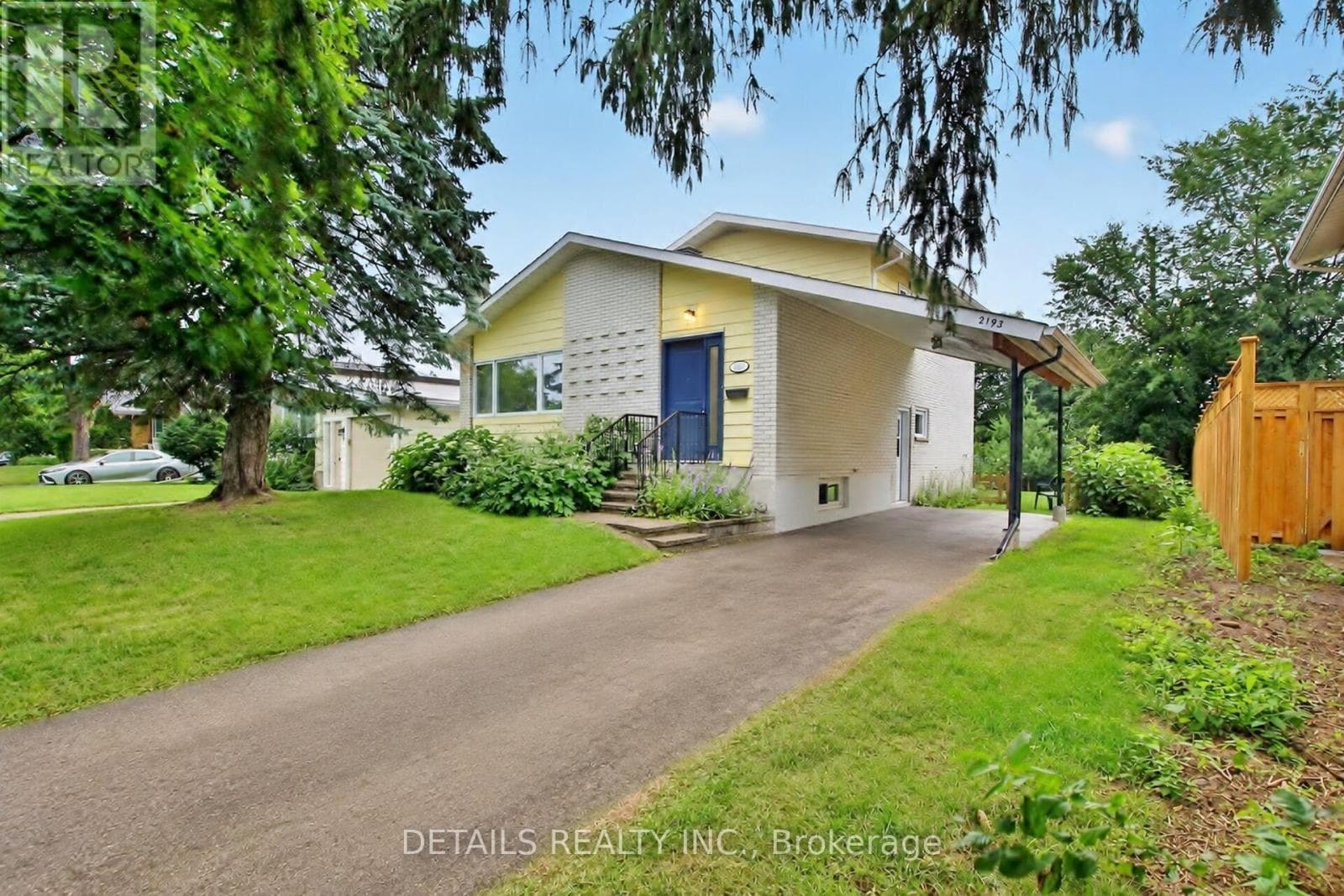 2193 FIFE CRESCENT — photo 2