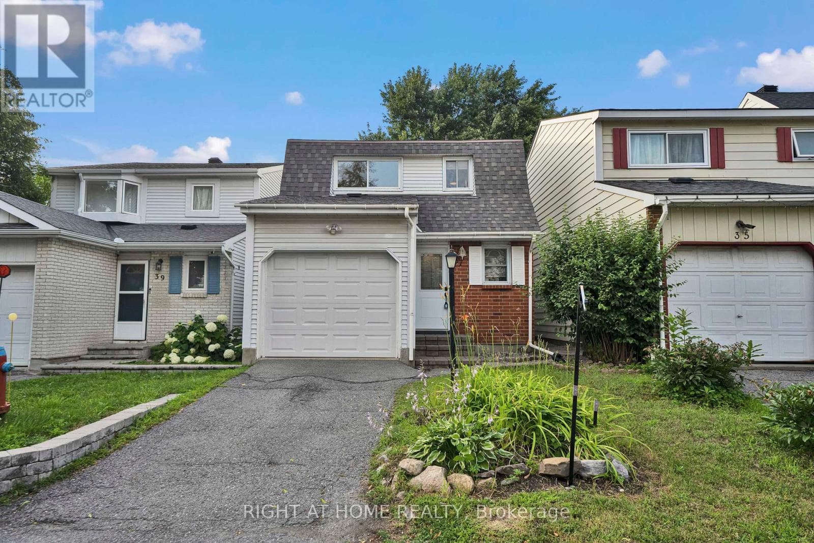 37 TRAFFORD LANE — photo 1