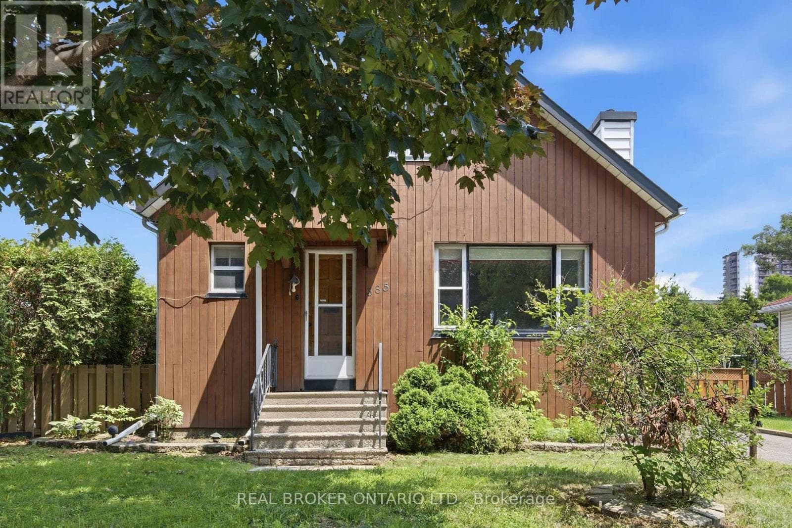 385 ENFIELD AVENUE — photo 2