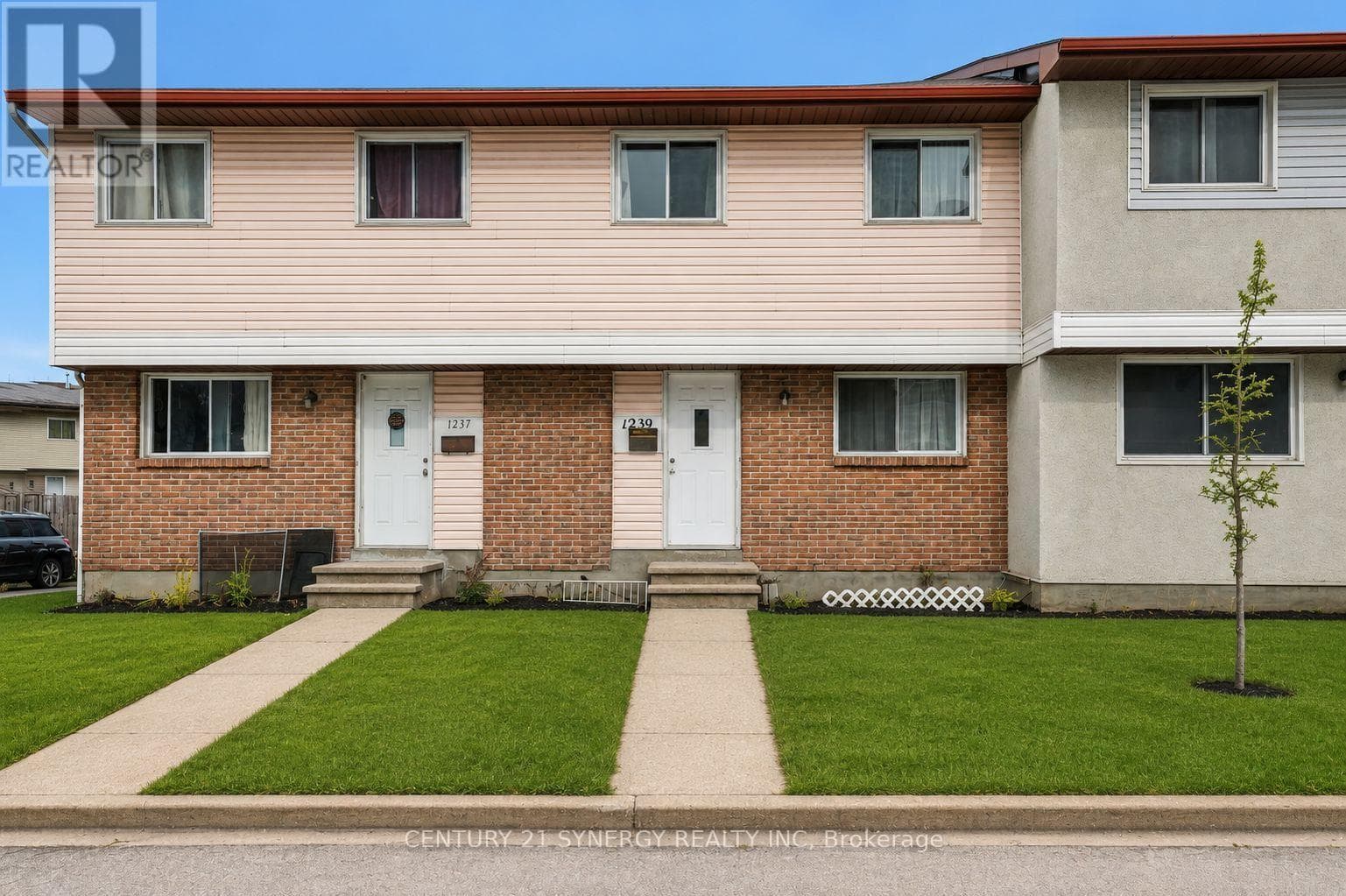 73 - 1239 BOWMOUNT STREET — photo 1