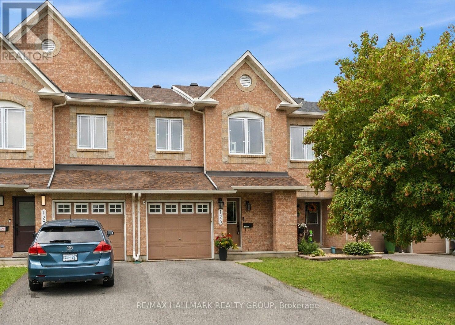 125 MONTMORENCY WAY — photo 1