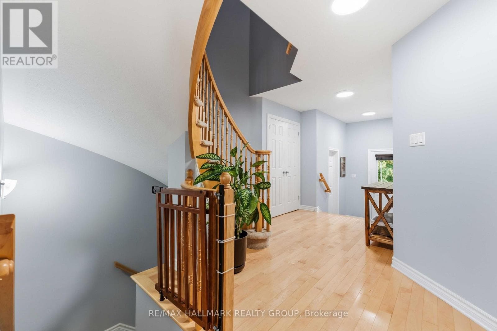 125 MONTMORENCY WAY — photo 4