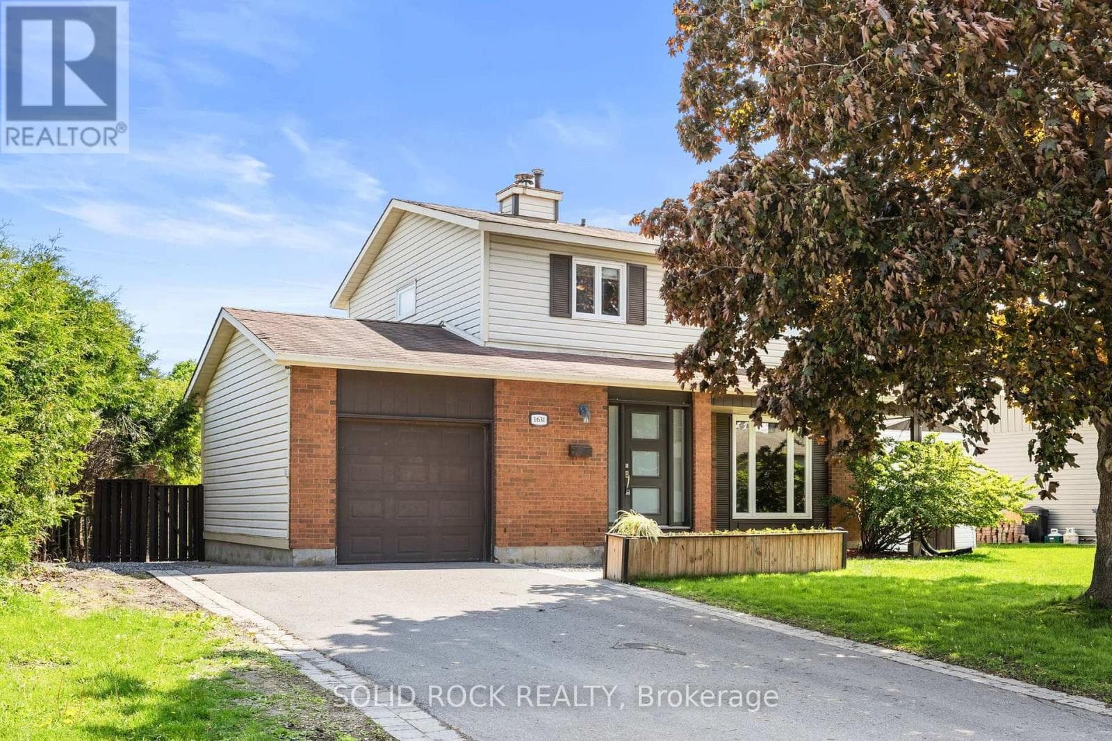 1631 CHARBONNEAU STREET — photo 1