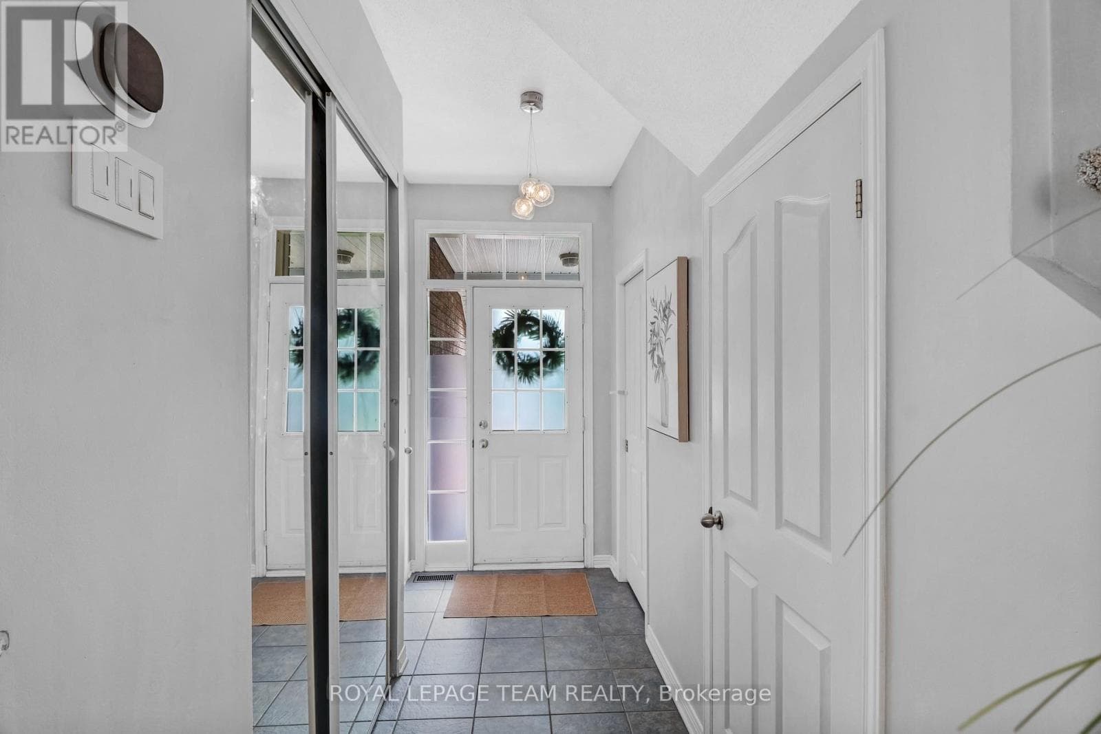 74 MILNER DOWNS CRESCENT — photo 3