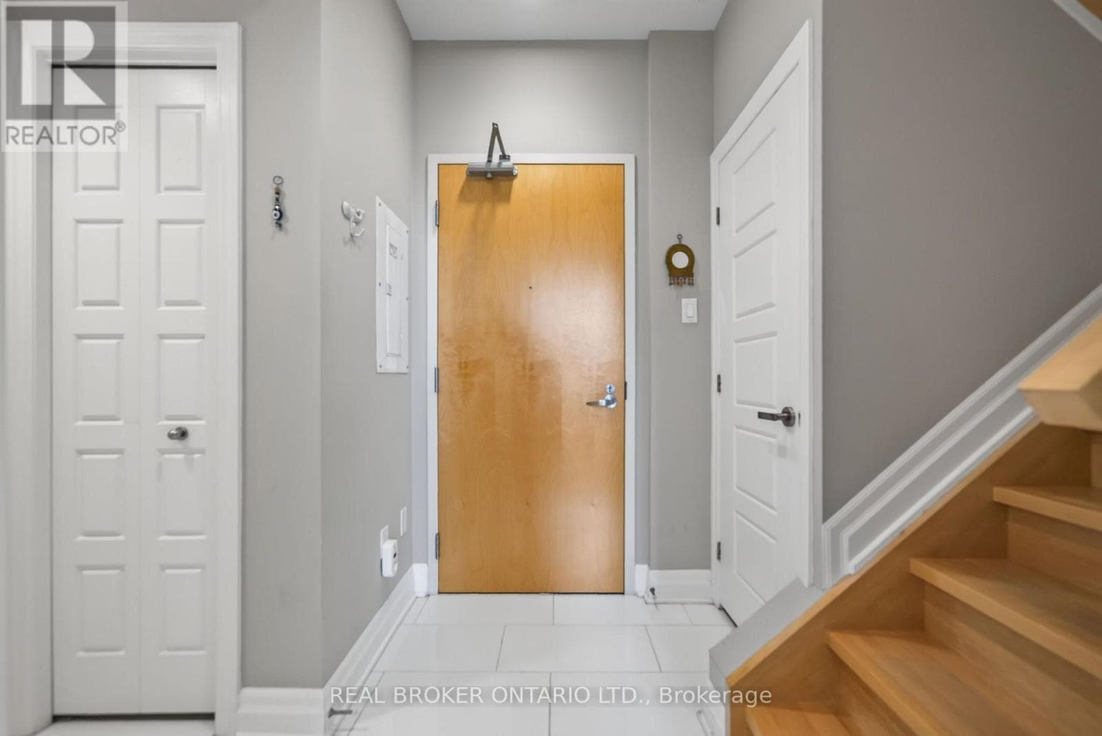 317 - 300 B LETT STREET — photo 4