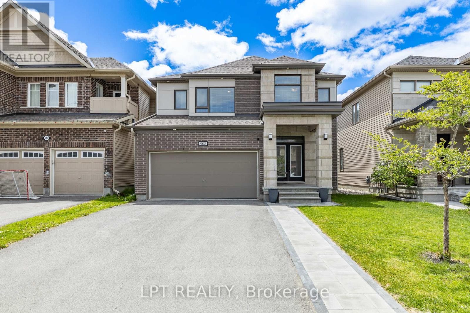 908 PEDIGREE STREET — photo 1