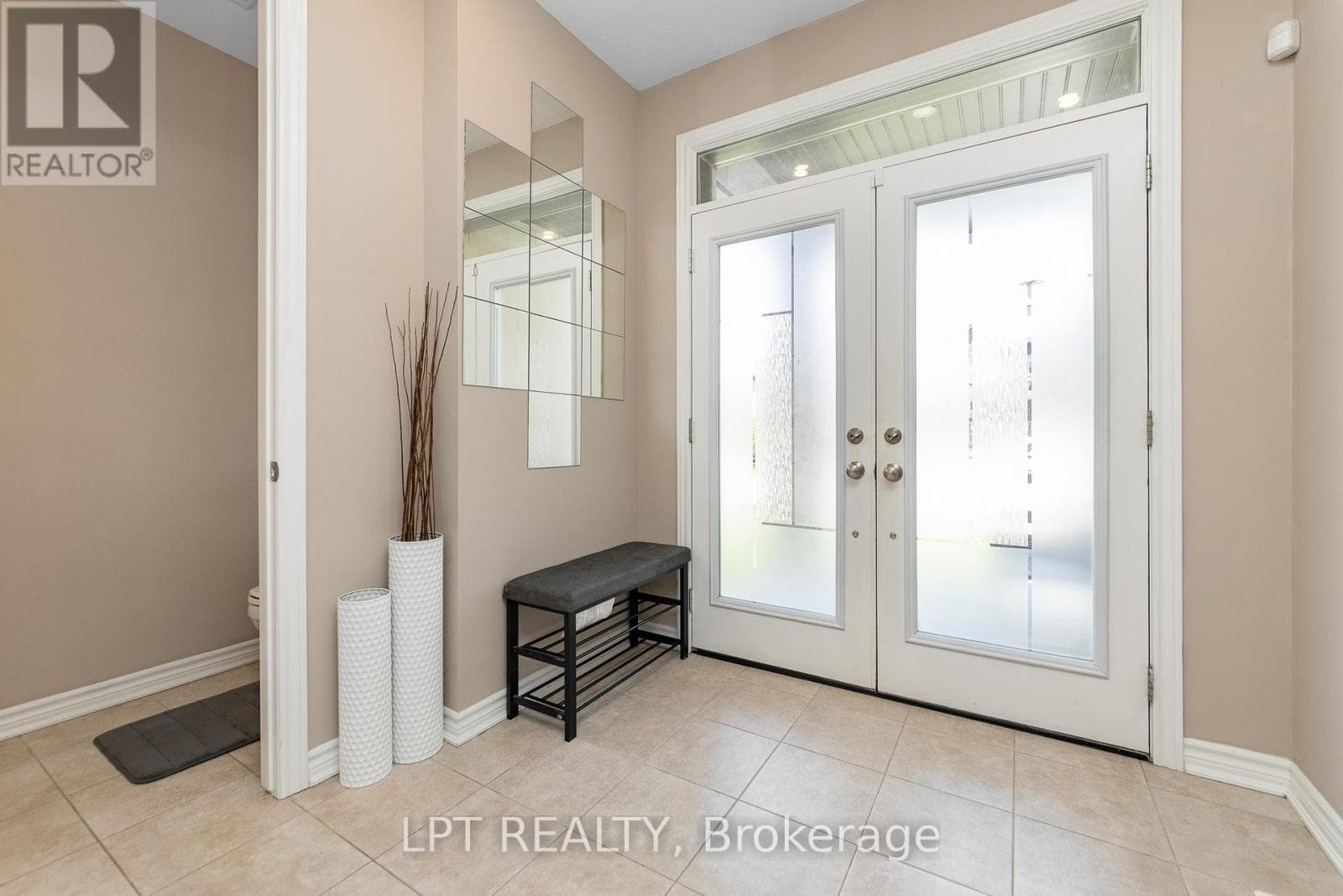 908 PEDIGREE STREET — photo 2