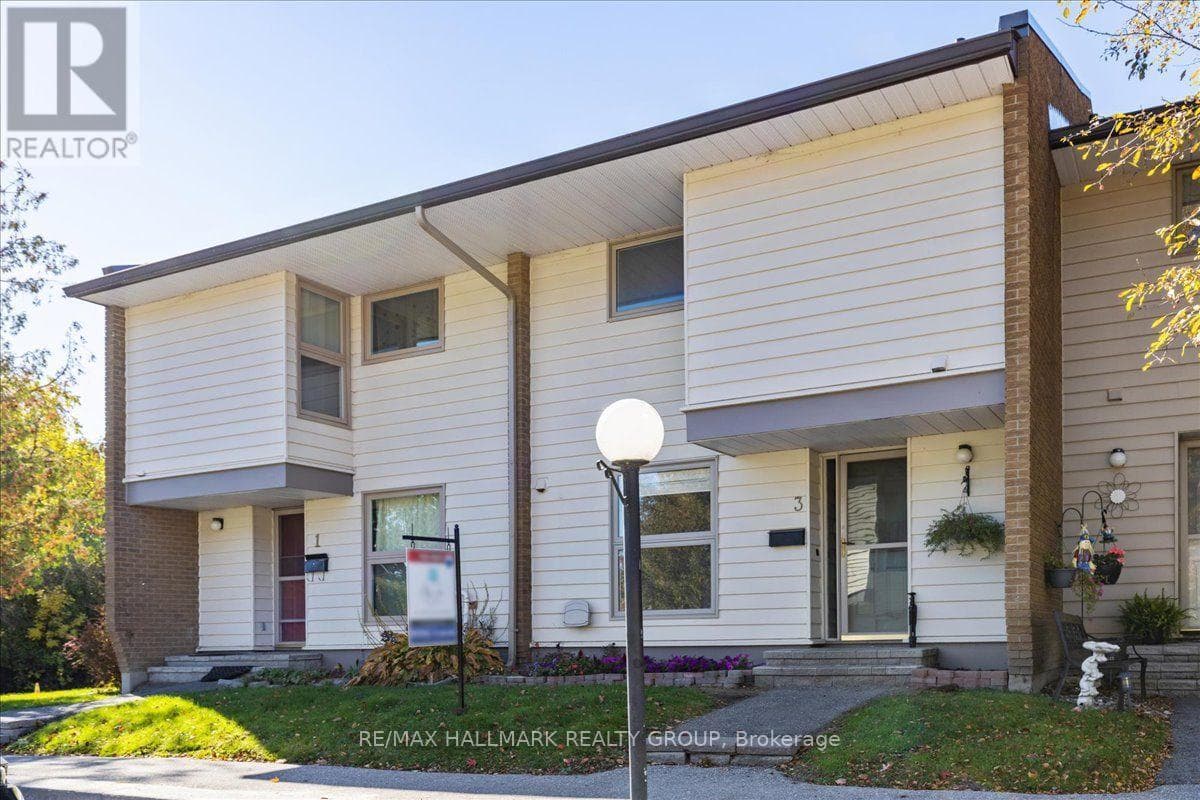 3 CARMICHAEL COURT — photo 1