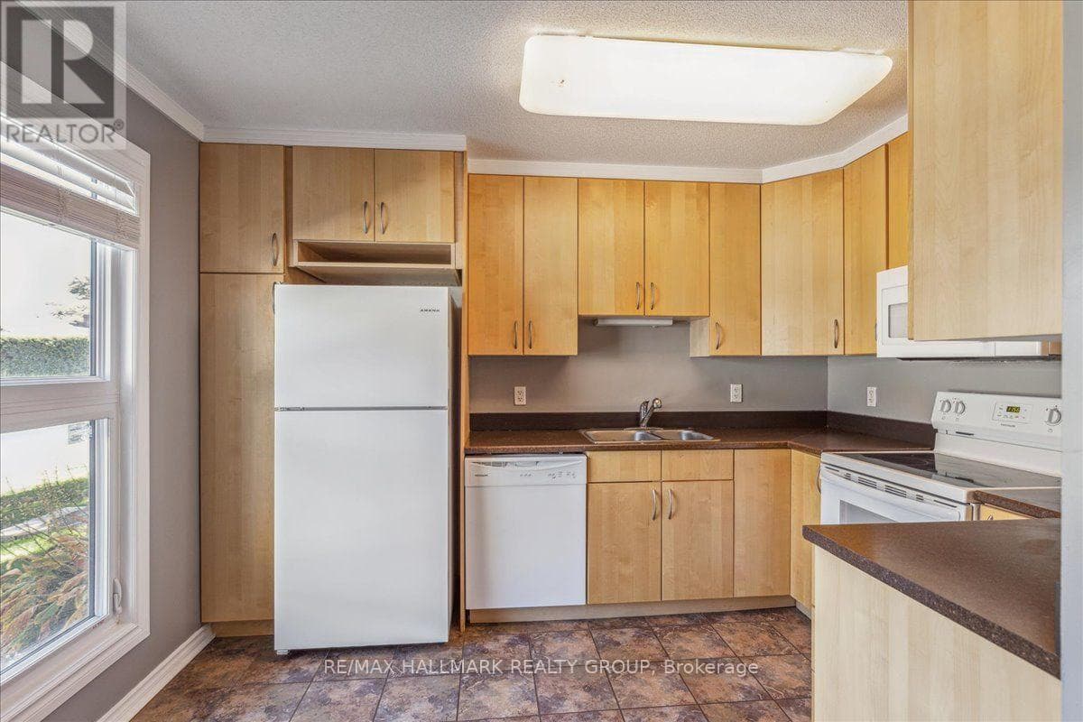 3 CARMICHAEL COURT — photo 3