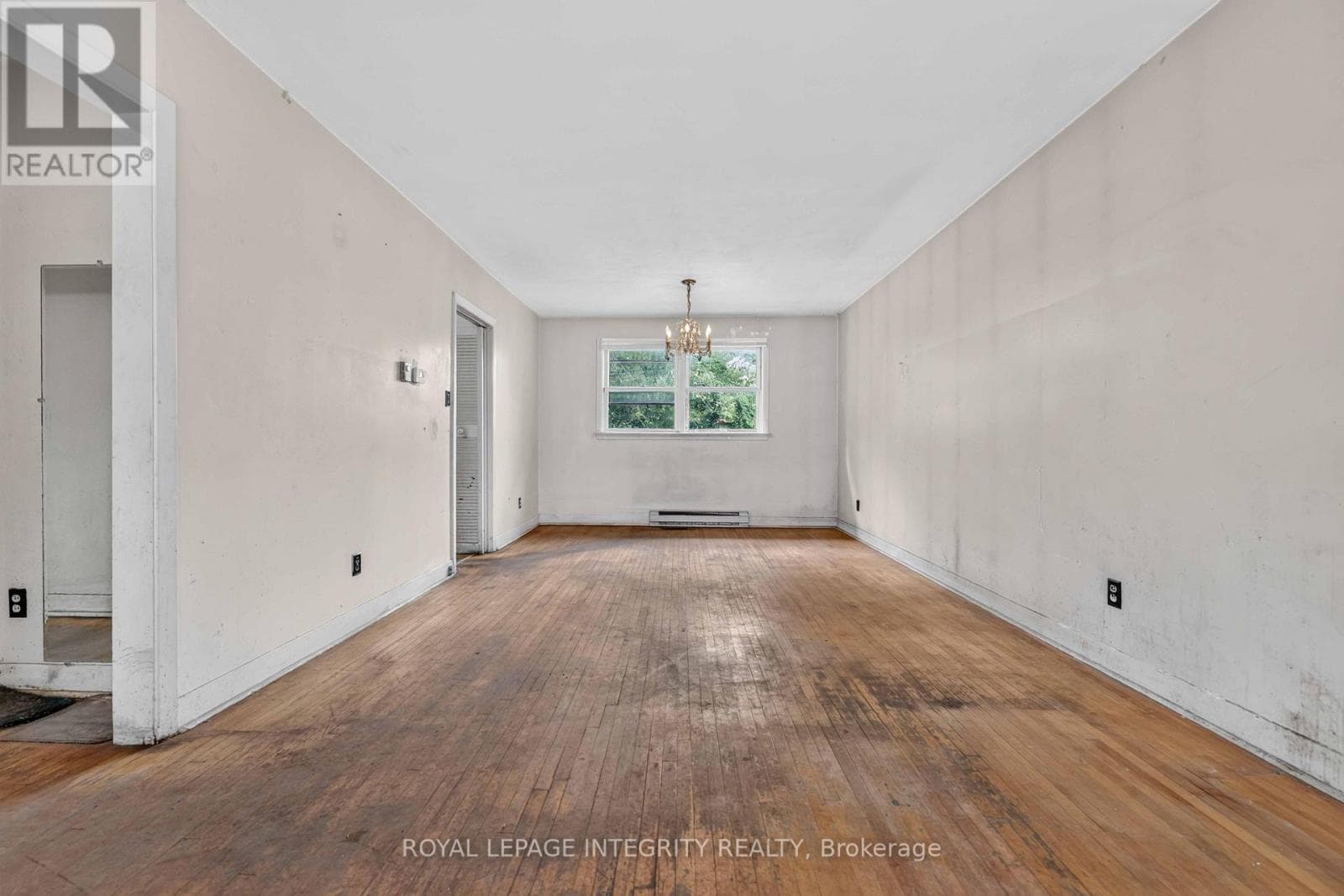 1274 WOODROFFE AVENUE — photo 4