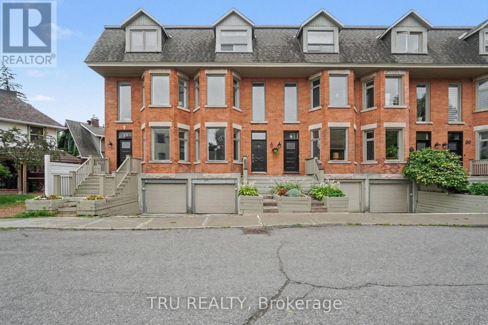 24 WAVERLEY STREET — photo 1