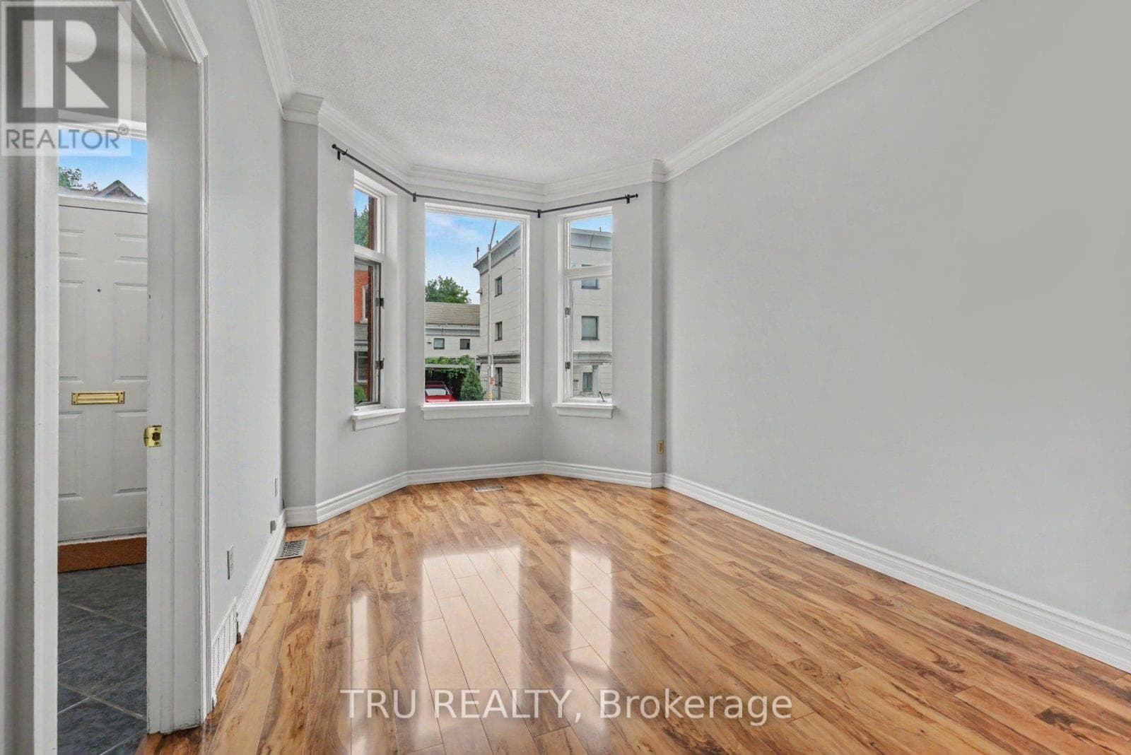 24 WAVERLEY STREET — photo 4