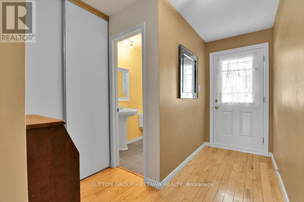 544 PARASOL COURT — photo 4