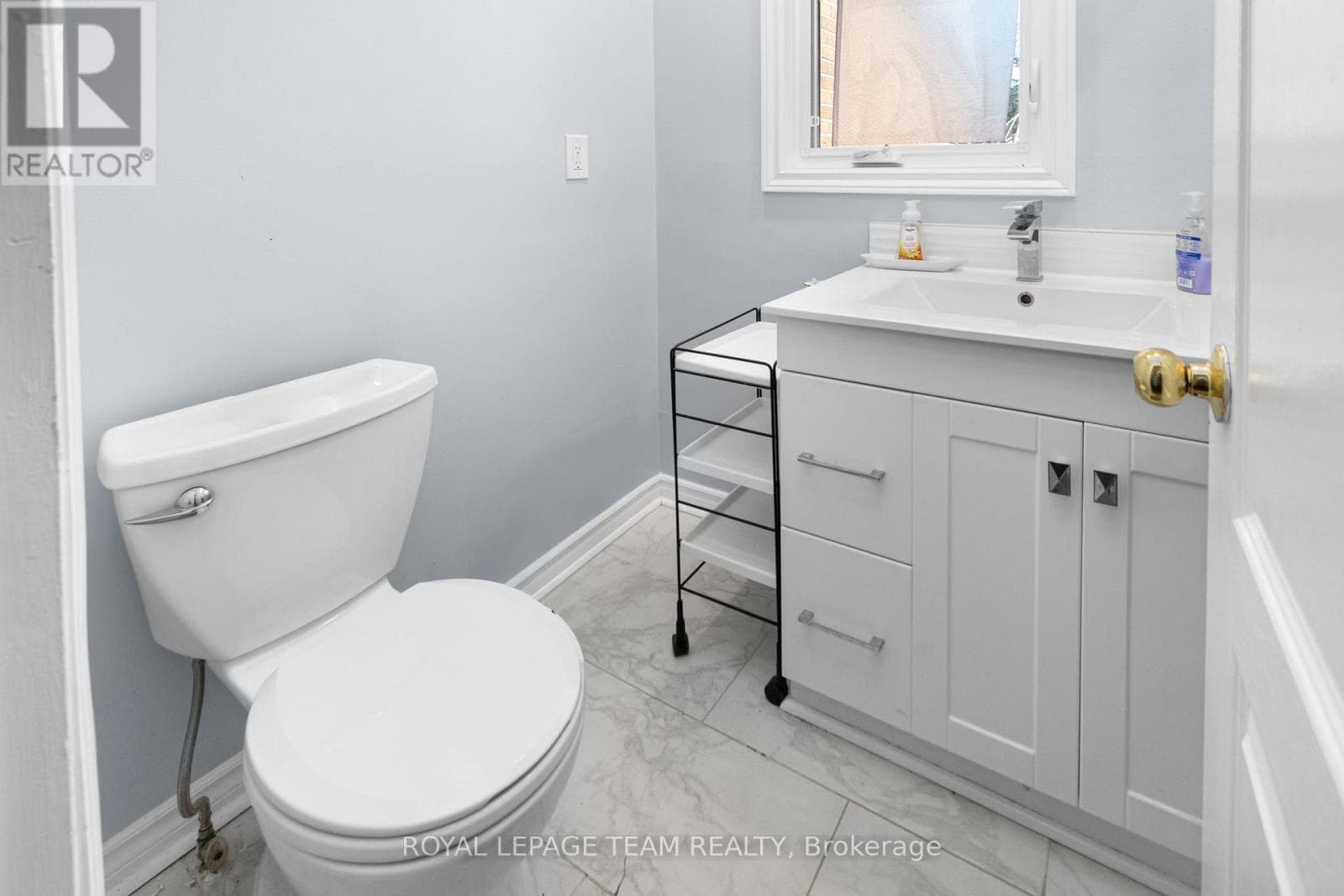 E - 10 MILLRISE LANE — photo 4