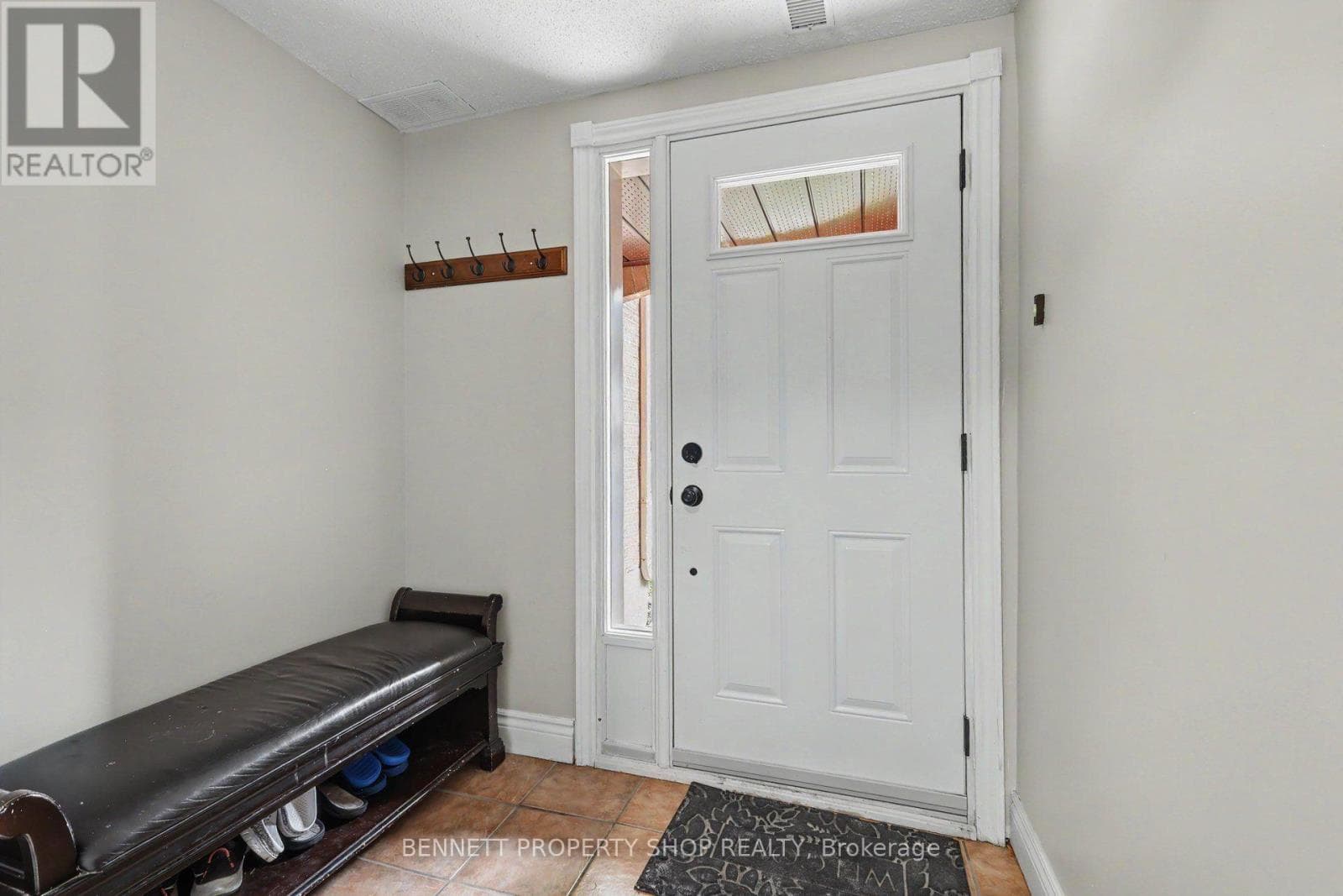 19 LIGHTFOOT PLACE — photo 2