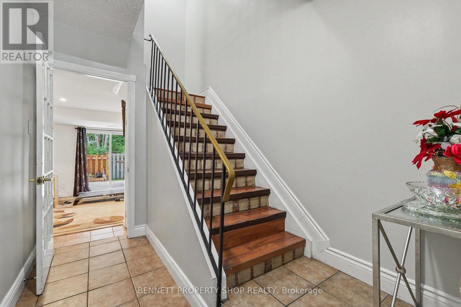 19 LIGHTFOOT PLACE — photo 3