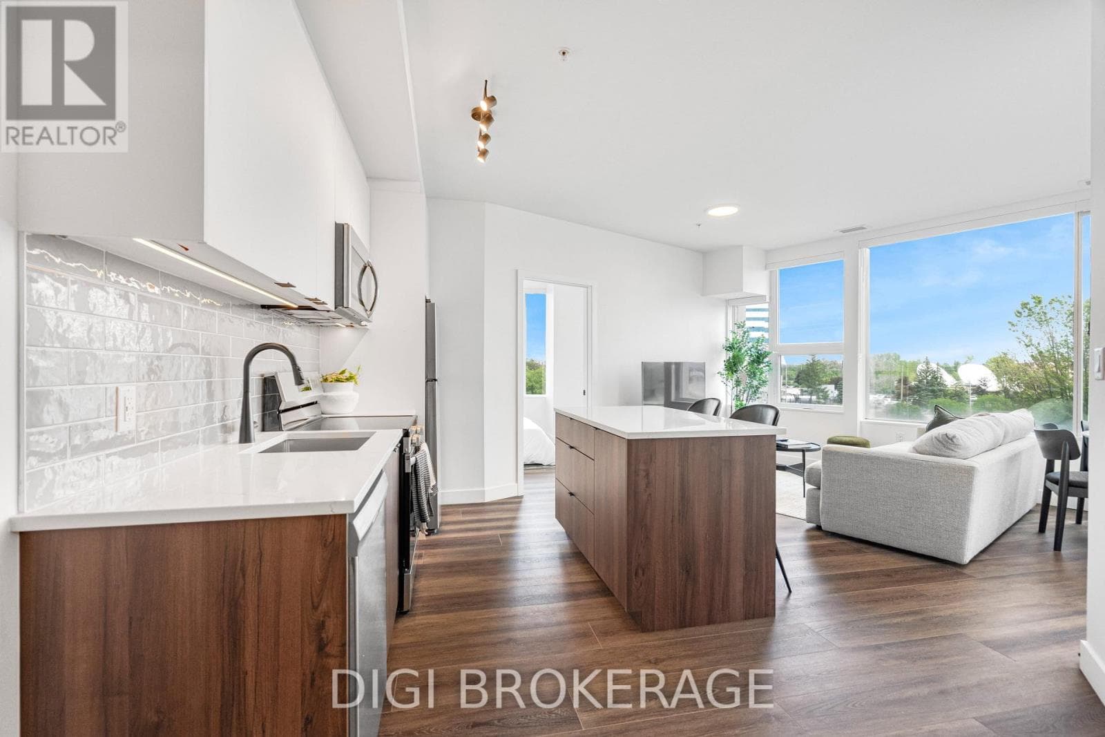 727 - 1600 JAMES NAISMITH DRIVE — photo 2