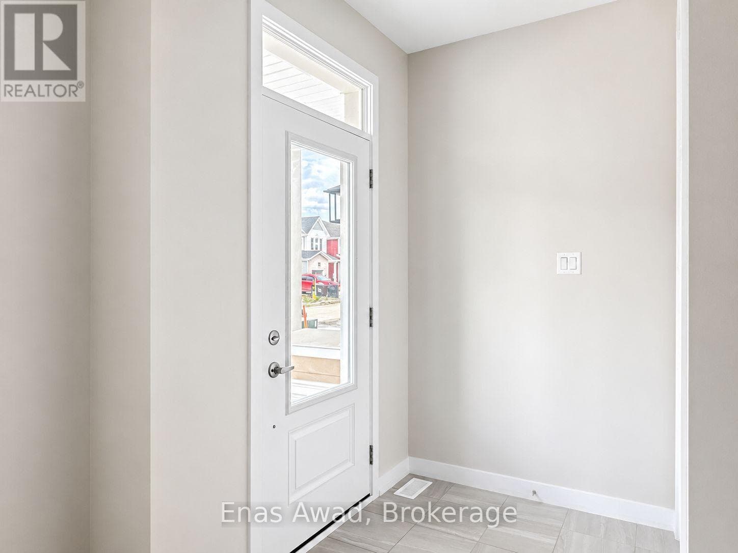 520 OLDENBURG AVENUE — photo 3