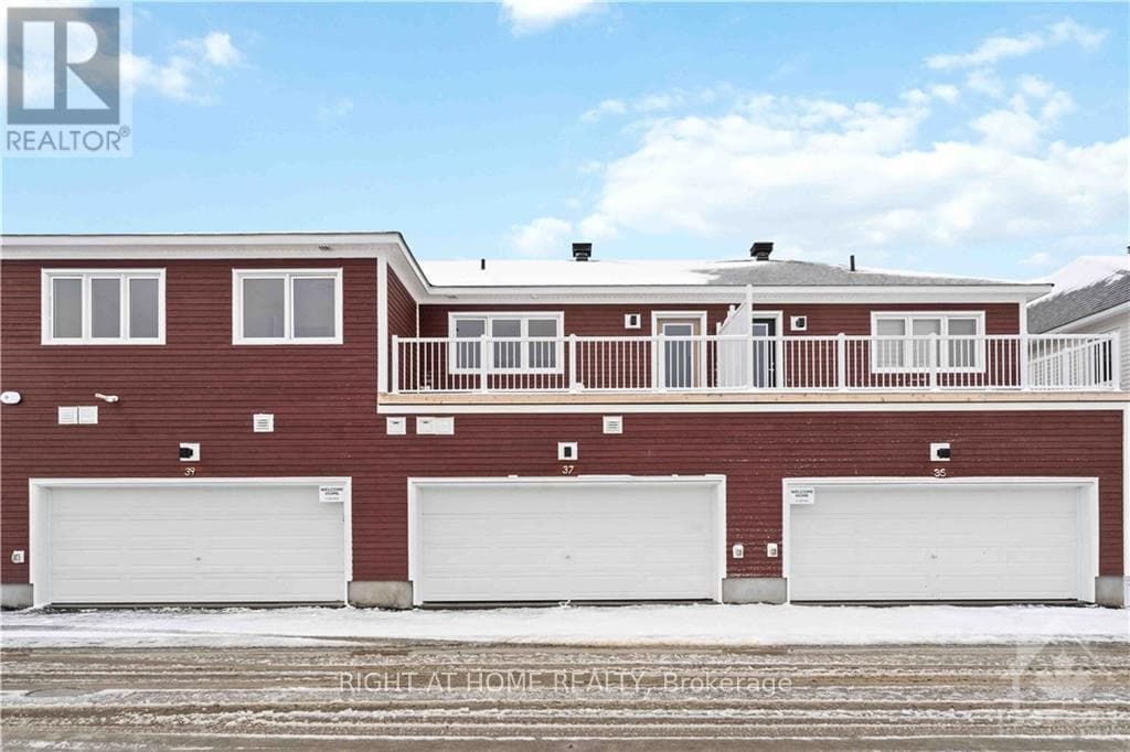 37 CHASING GROVE — photo 2