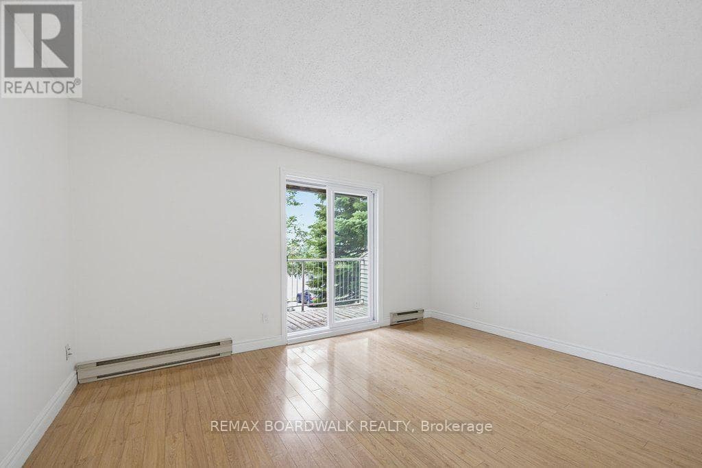 207 - 250 BRITTANY DRIVE — photo 4