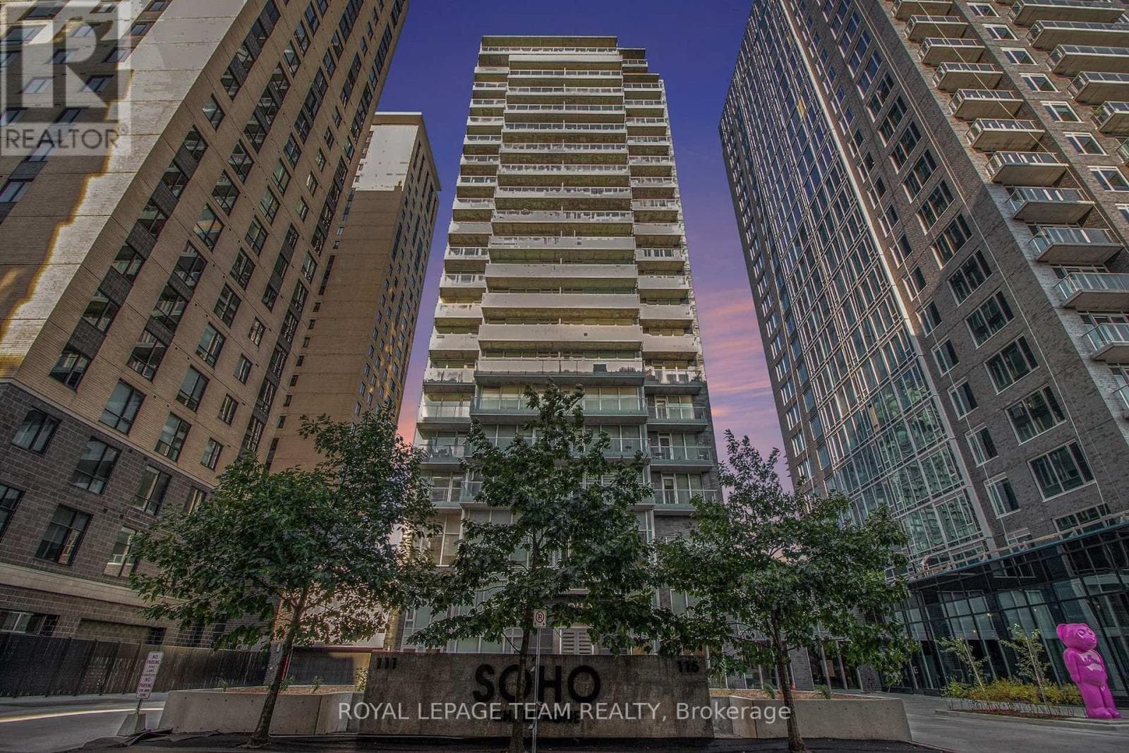 406 - 111 CHAMPAGNE AVENUE S — photo 1