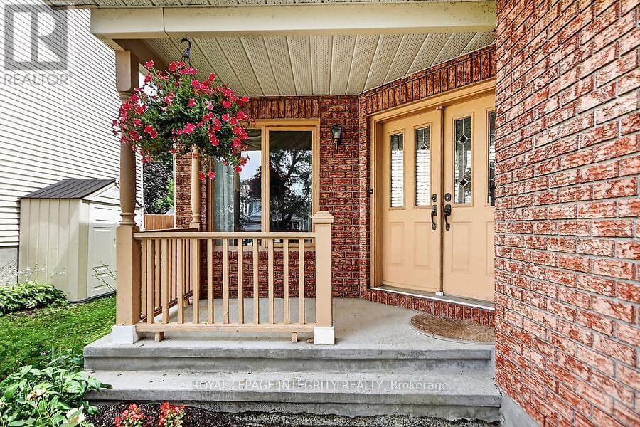76 SADDLEHORN CRESCENT — photo 2