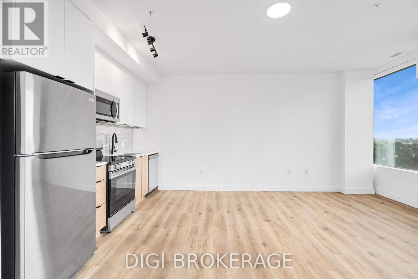714 - 1600 JAMES NAISMITH DRIVE — photo 2