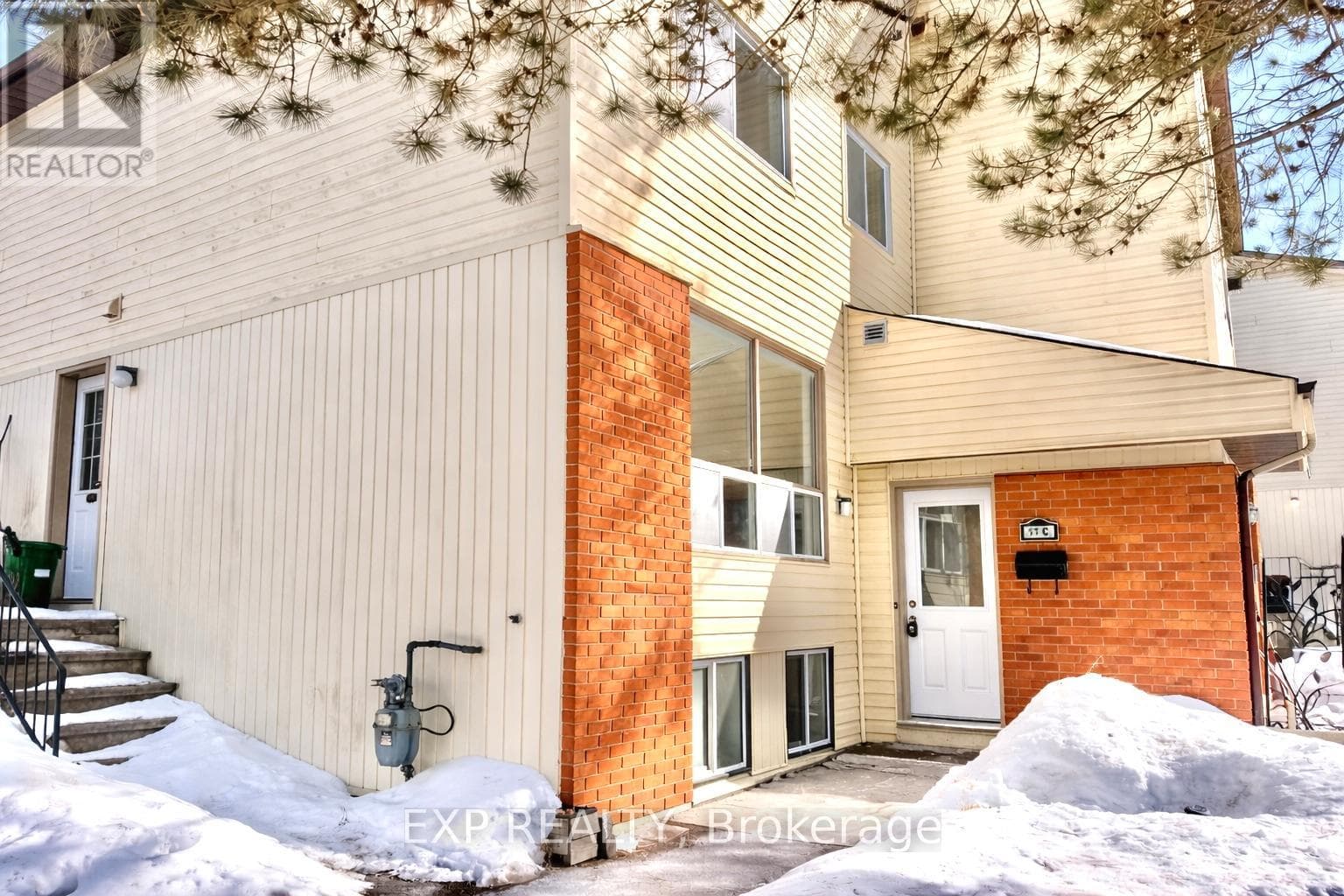 11C SONNET CRESCENT — photo 1