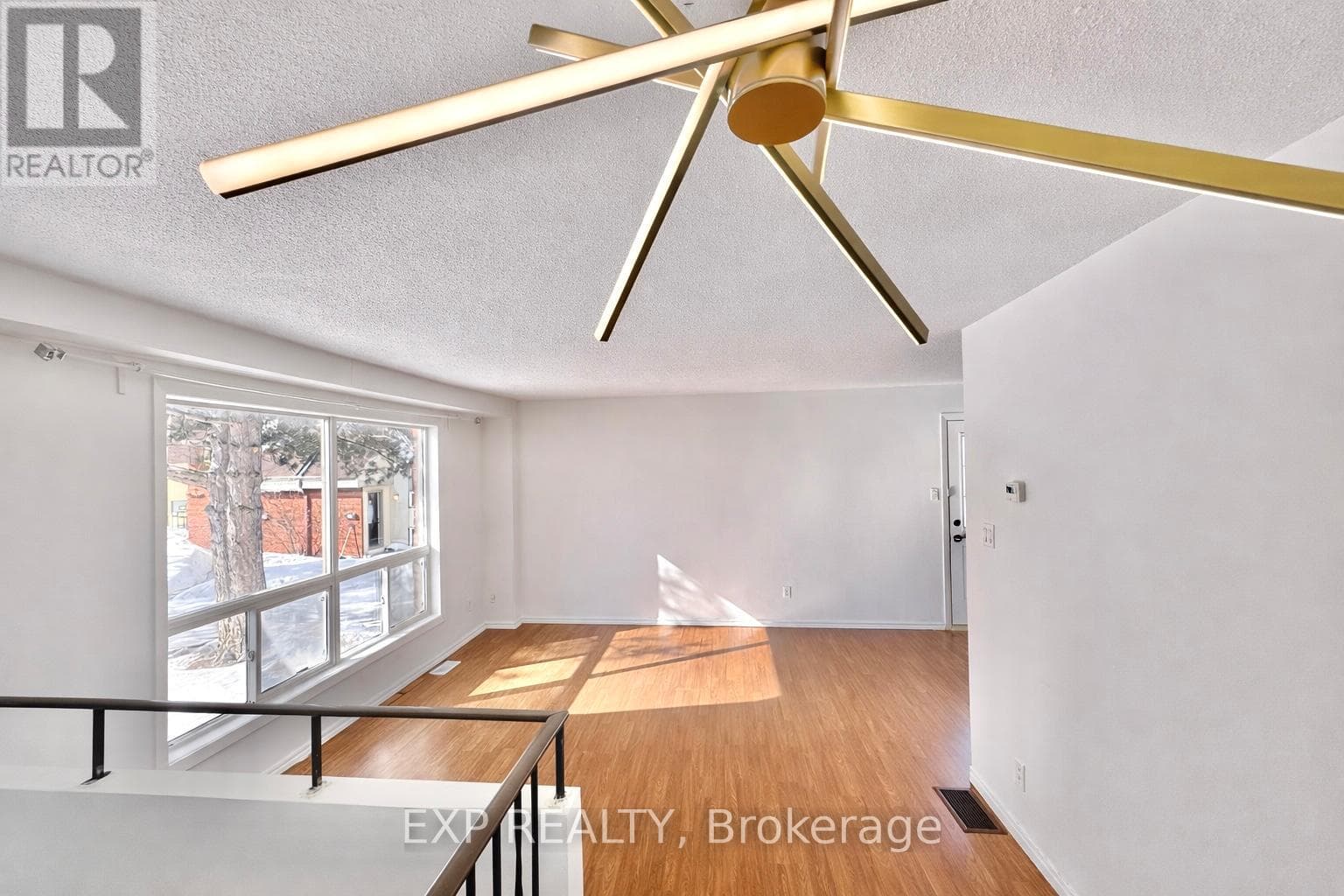 11C SONNET CRESCENT — photo 4