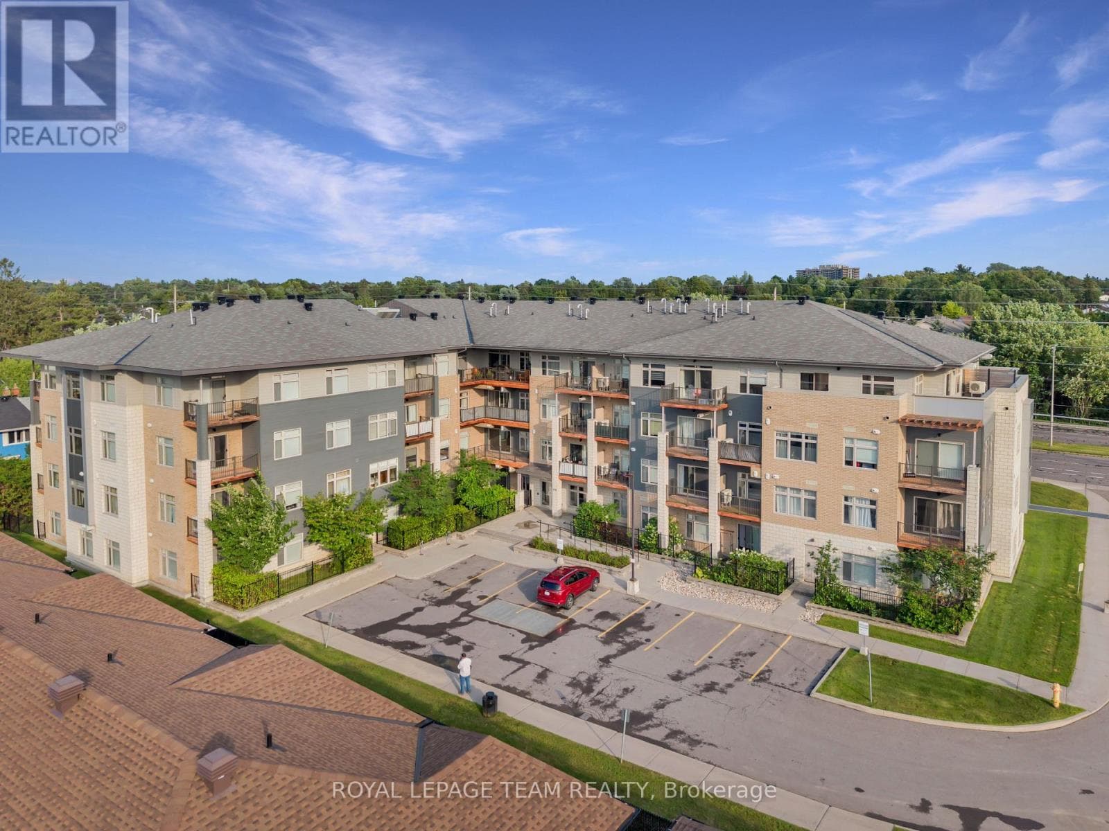 215 - 2785 BASELINE ROAD — photo 2